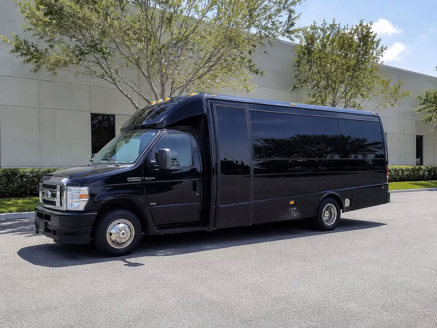 how bus type and group size affect bus rental rates in mission texas