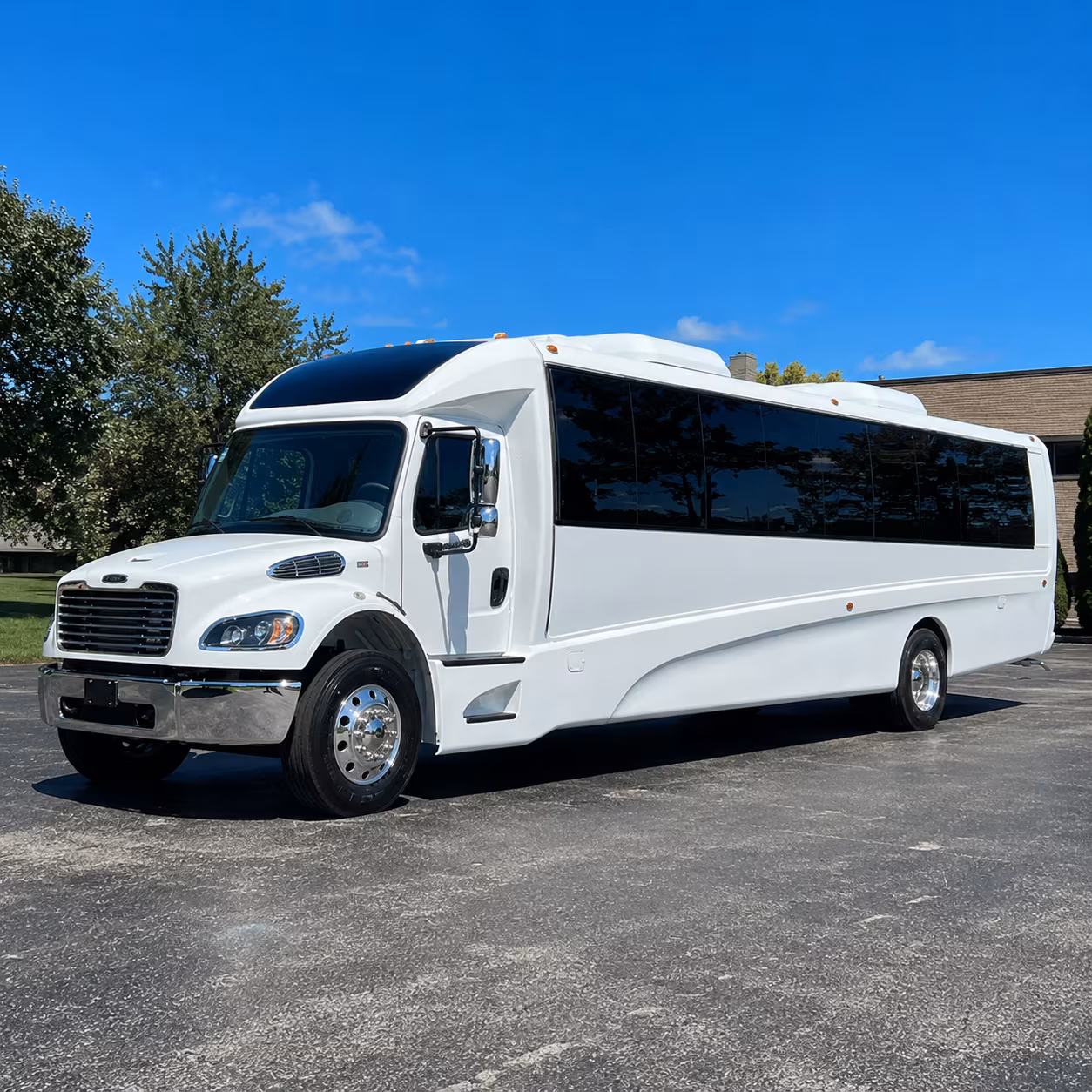 mission 18 passenger minibus