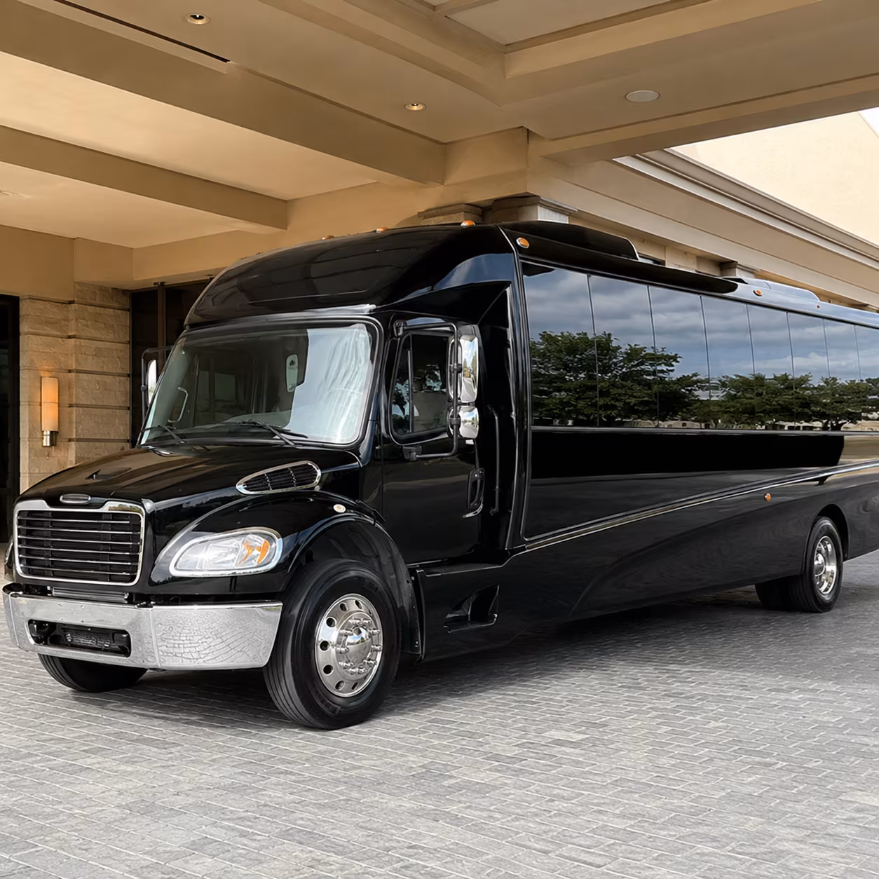 mission 25 passenger minibus
