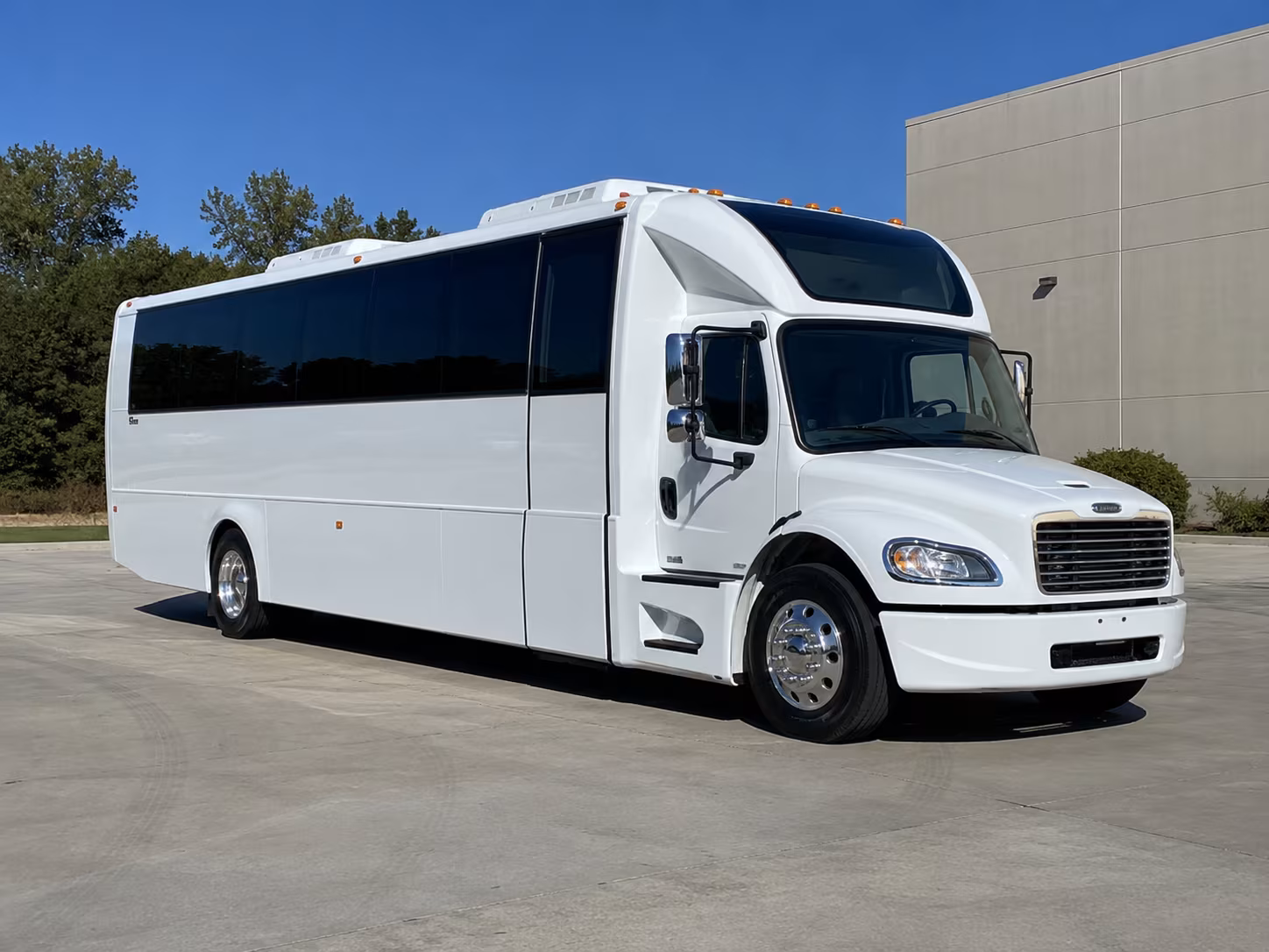 mission 28 passenger party bus